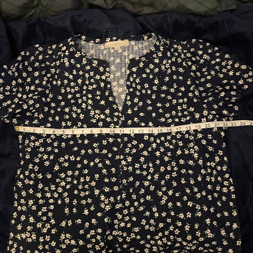 🌼 LOFT Navy Floral Button Front Blouse | Size XL - Picture 5 of 6